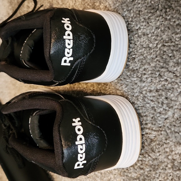 Reebok Women's Tennis shoe and matching bag - Picture 7 of 8